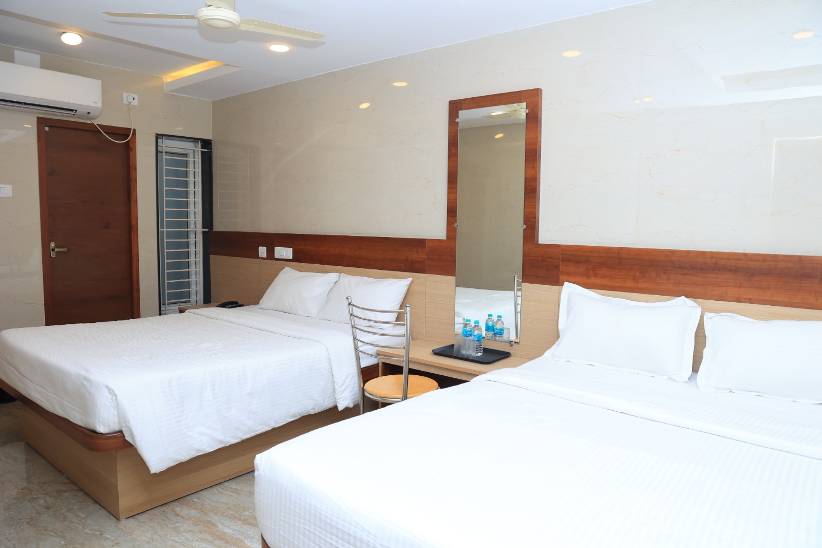 quadruple room 2